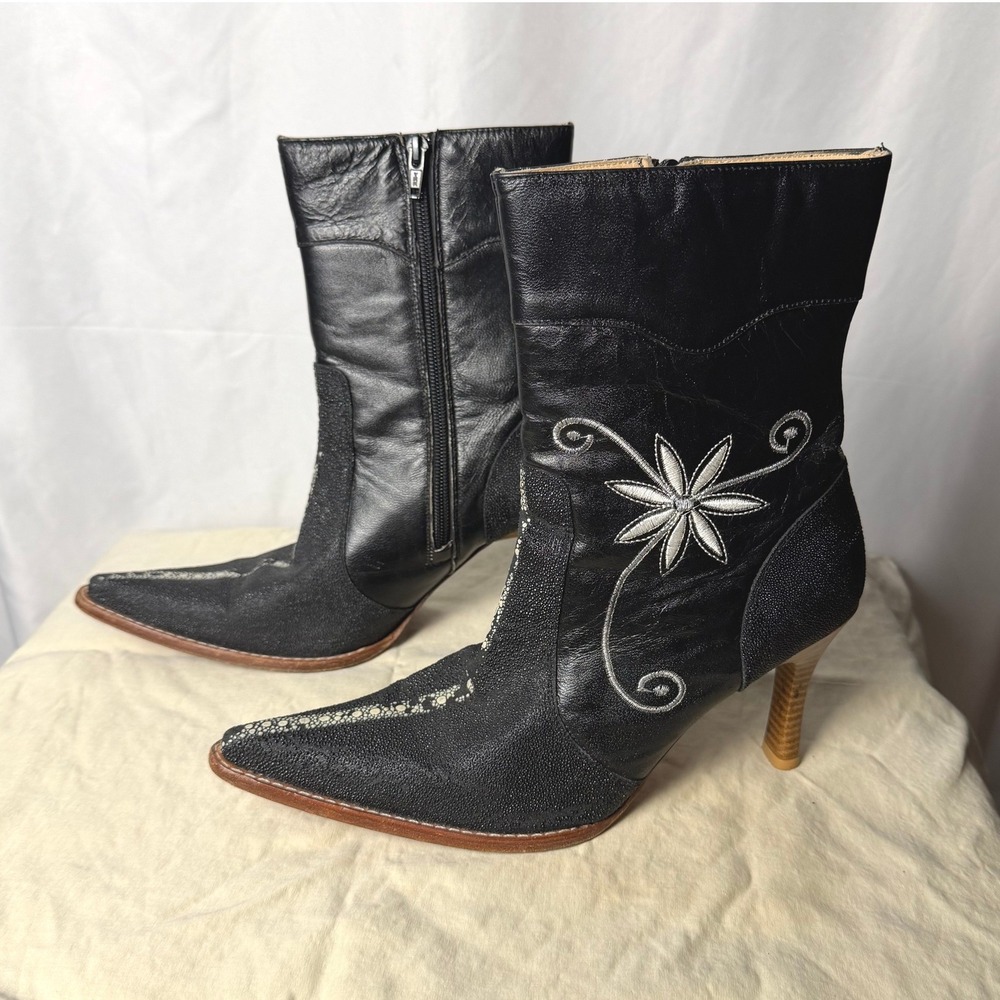 VTG‎ Hecho en Mexico Stingray Leather Western Boots US 8 Embroidered 3.5" Heel